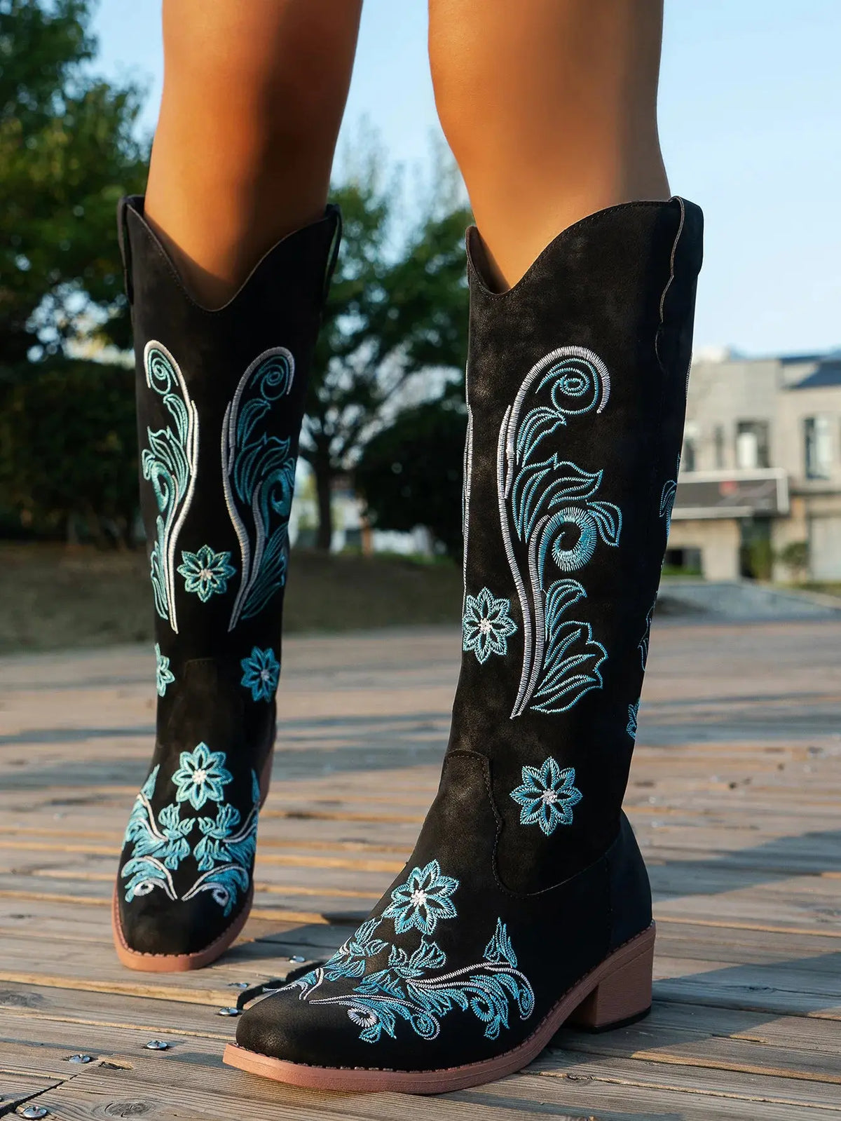 Embroidered Western Cowboy Boots