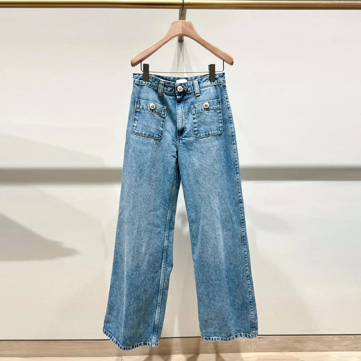 Breeze Through Your Day: Effortless Chic Jeans