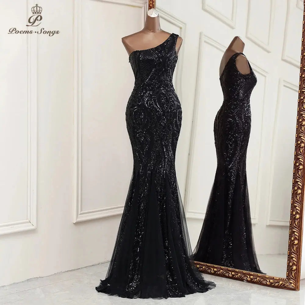 Captivate the Gala: Shimmering One-Shoulder Gown