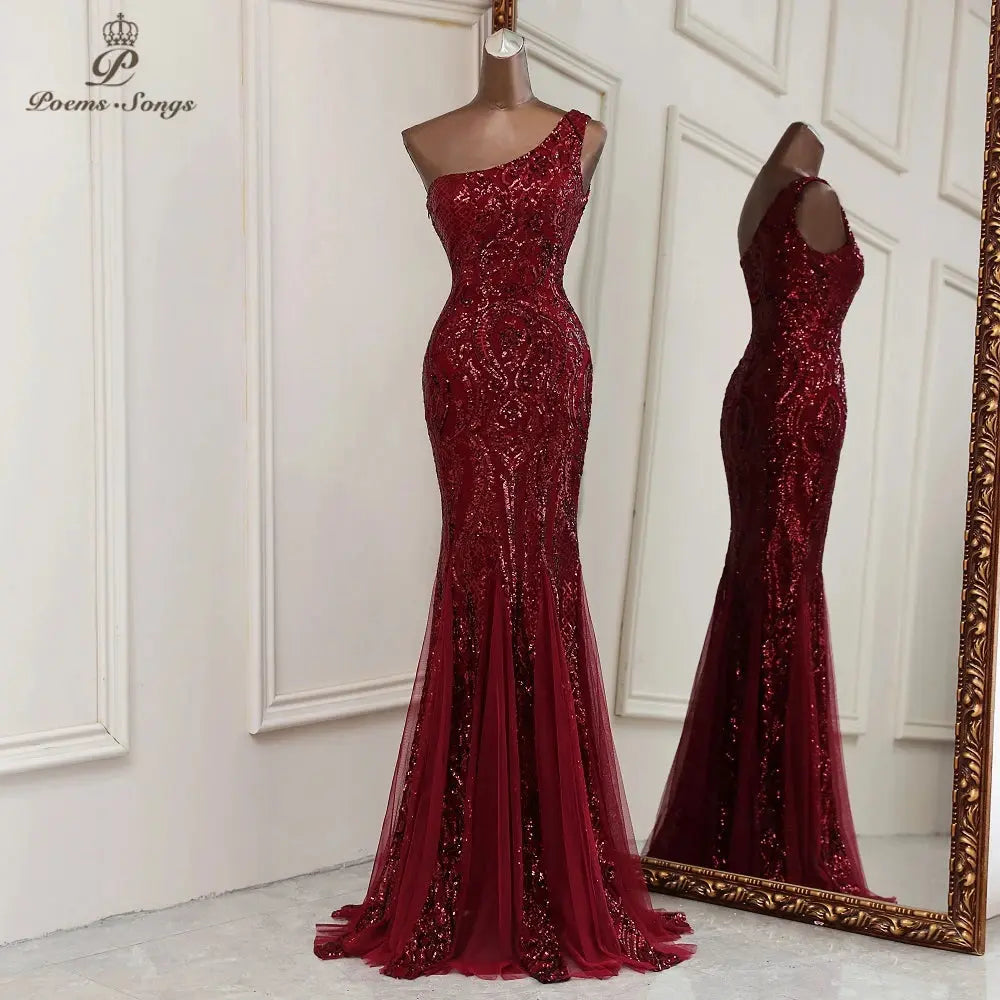 Captivate the Gala: Shimmering One-Shoulder Gown