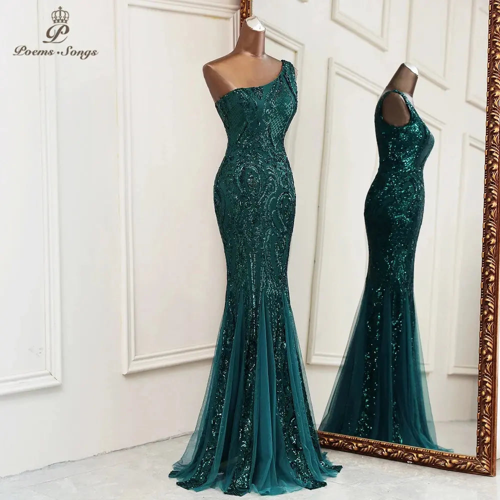 Captivate the Gala: Shimmering One-Shoulder Gown