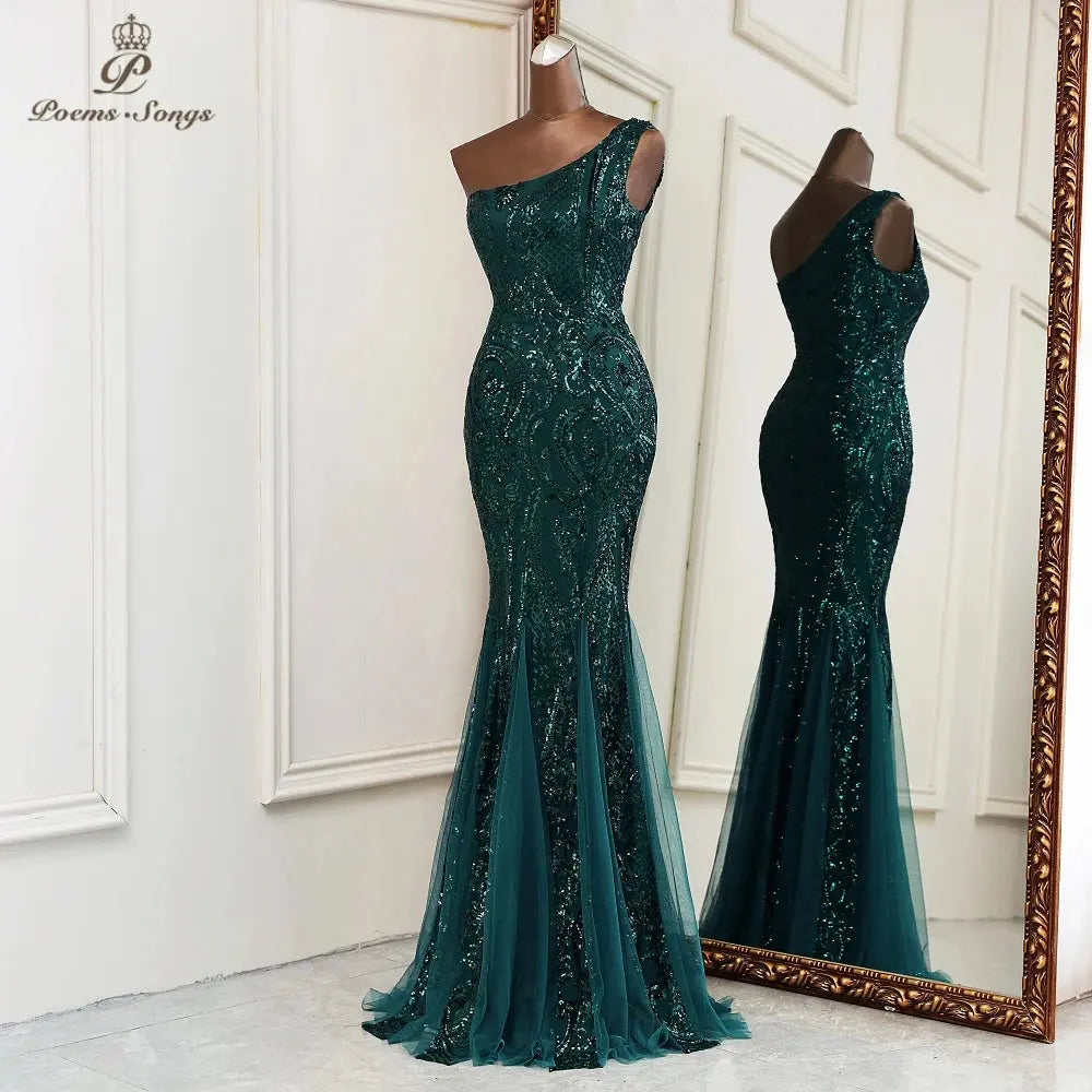 Captivate the Gala: Shimmering One-Shoulder Gown
