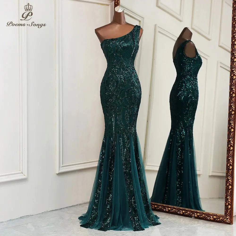 Captivate the Gala: Shimmering One-Shoulder Gown