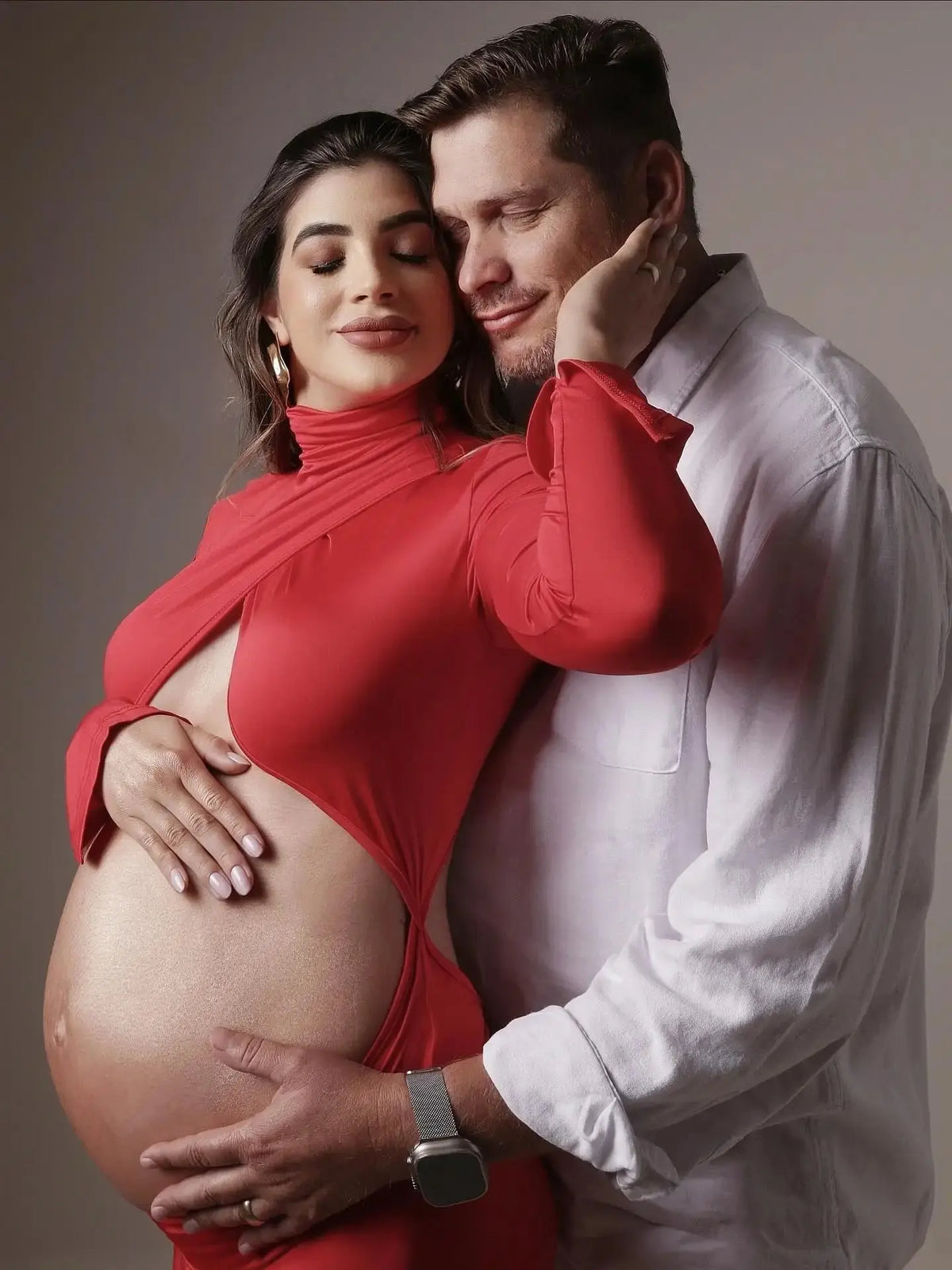 Sweetheart Floor-Length Maternity Gown