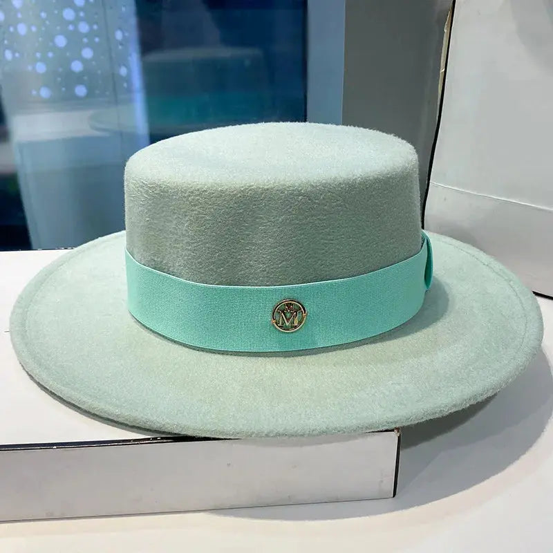 Chic Silhouette Fedora: Transform Your Presence