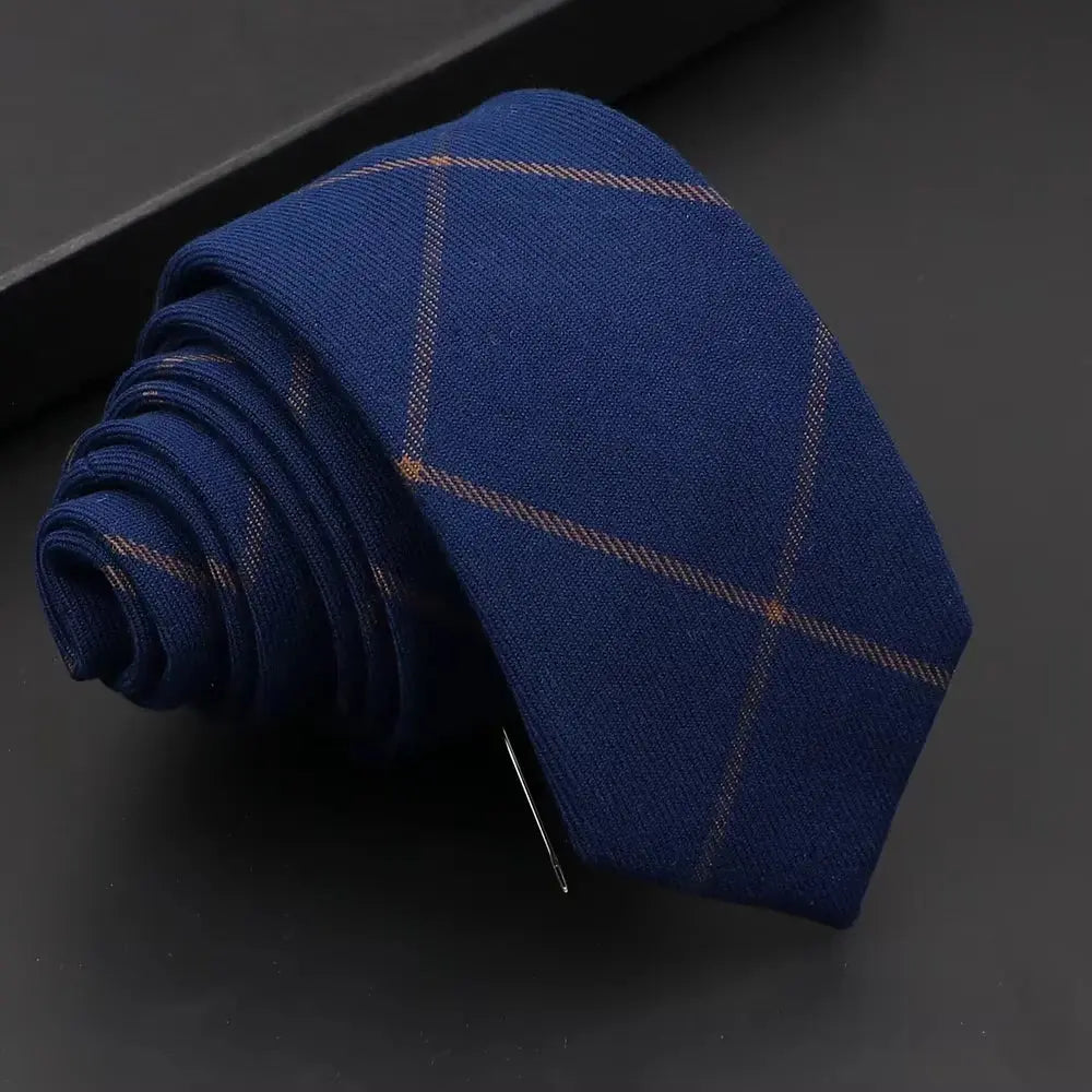 Streamlined Black Tie
