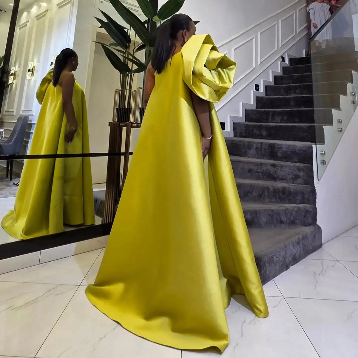 Enchanting Rose Gala Gown: Capture Every Gaze