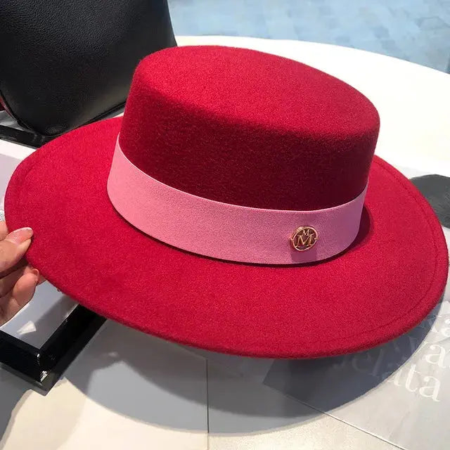 Chic Silhouette Fedora: Transform Your Presence