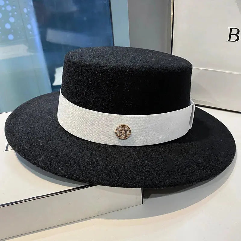 Chic Silhouette Fedora: Transform Your Presence