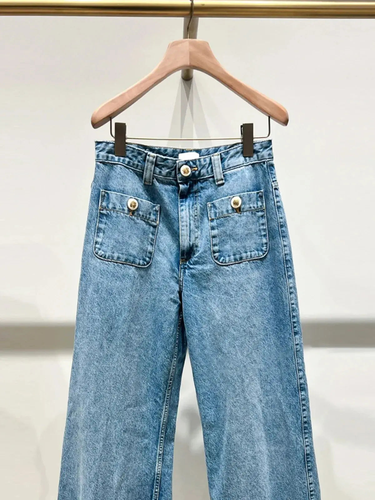 Breeze Through Your Day: Effortless Chic Jeans
