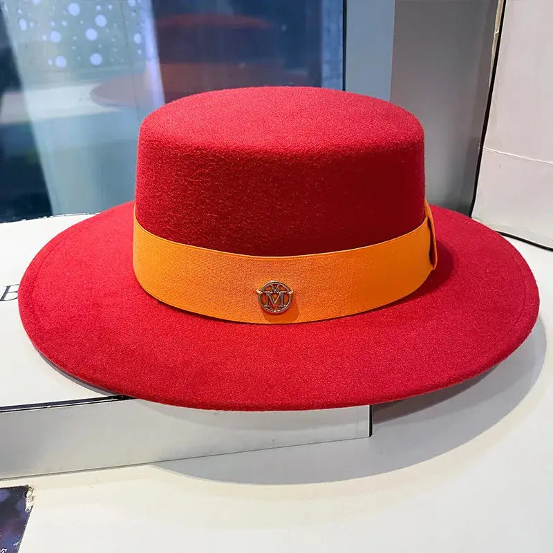 Chic Silhouette Fedora: Transform Your Presence
