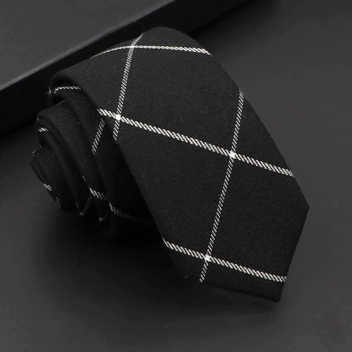 Streamlined Black Tie