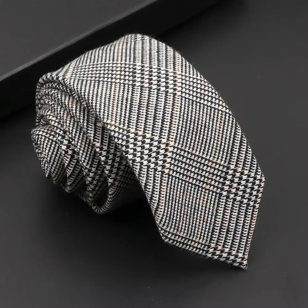 Streamlined Black Tie