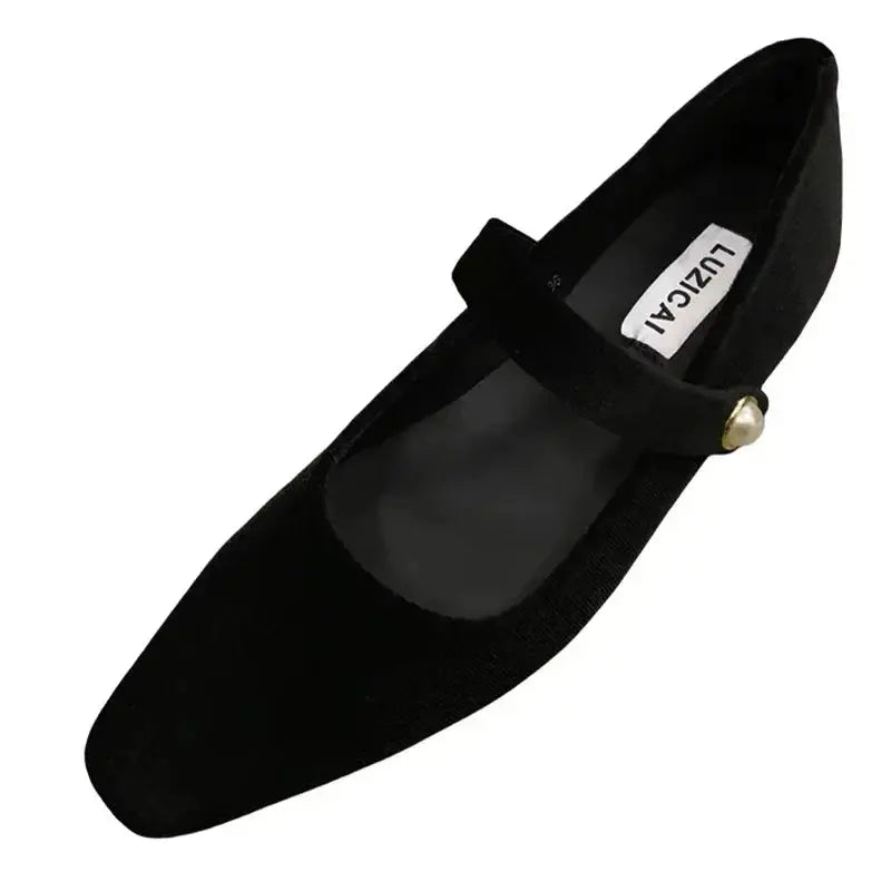 Captivate the Room: Ballet Flats with a Bold Twist