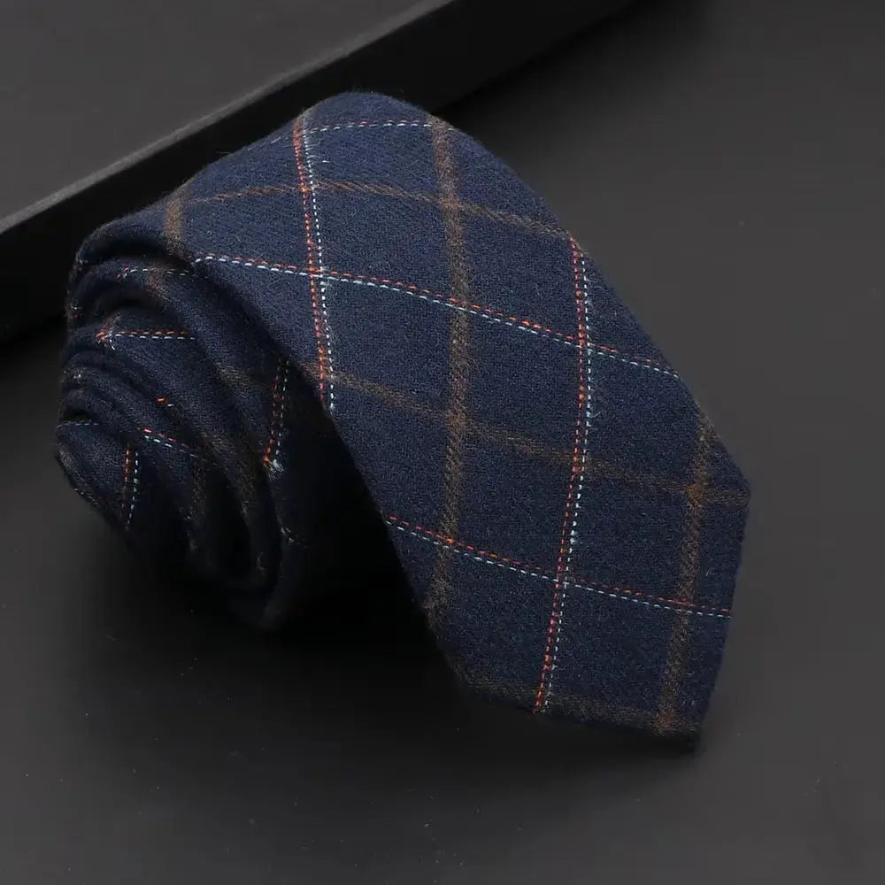 Streamlined Black Tie