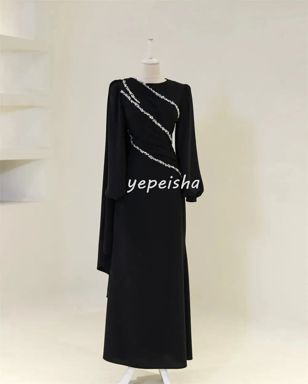 Evening Starlight Gown: Radiate Under the Moonlight