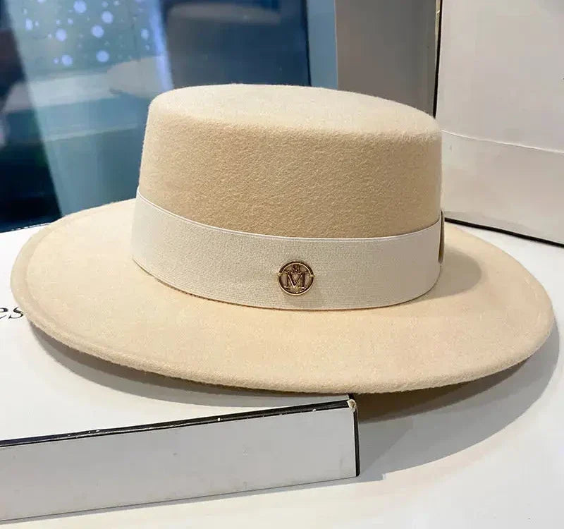 Chic Silhouette Fedora: Transform Your Presence