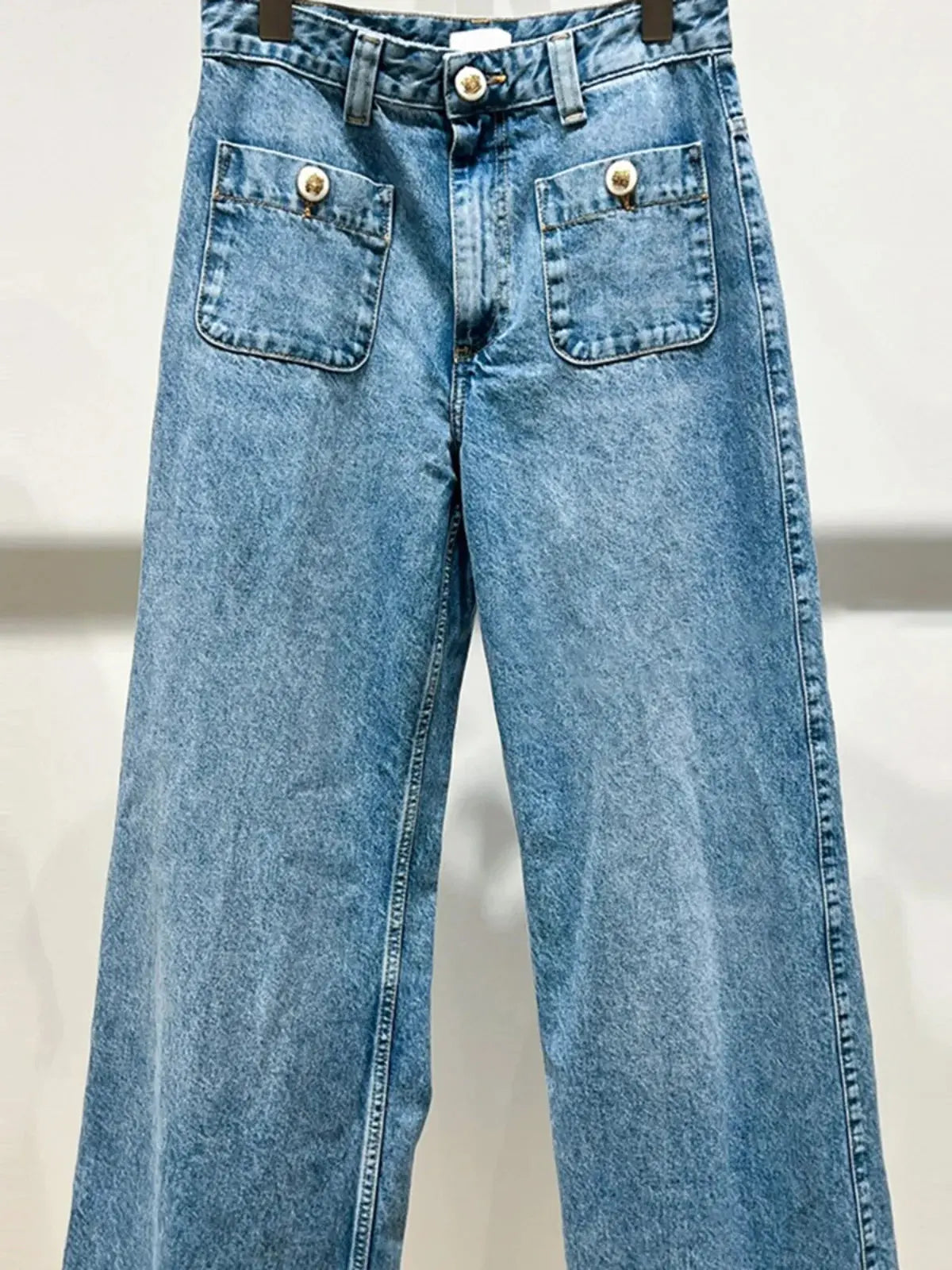 Breeze Through Your Day: Effortless Chic Jeans