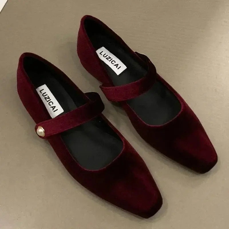 Captivate the Room: Ballet Flats with a Bold Twist