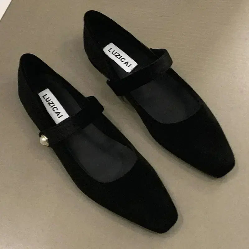Captivate the Room: Ballet Flats with a Bold Twist