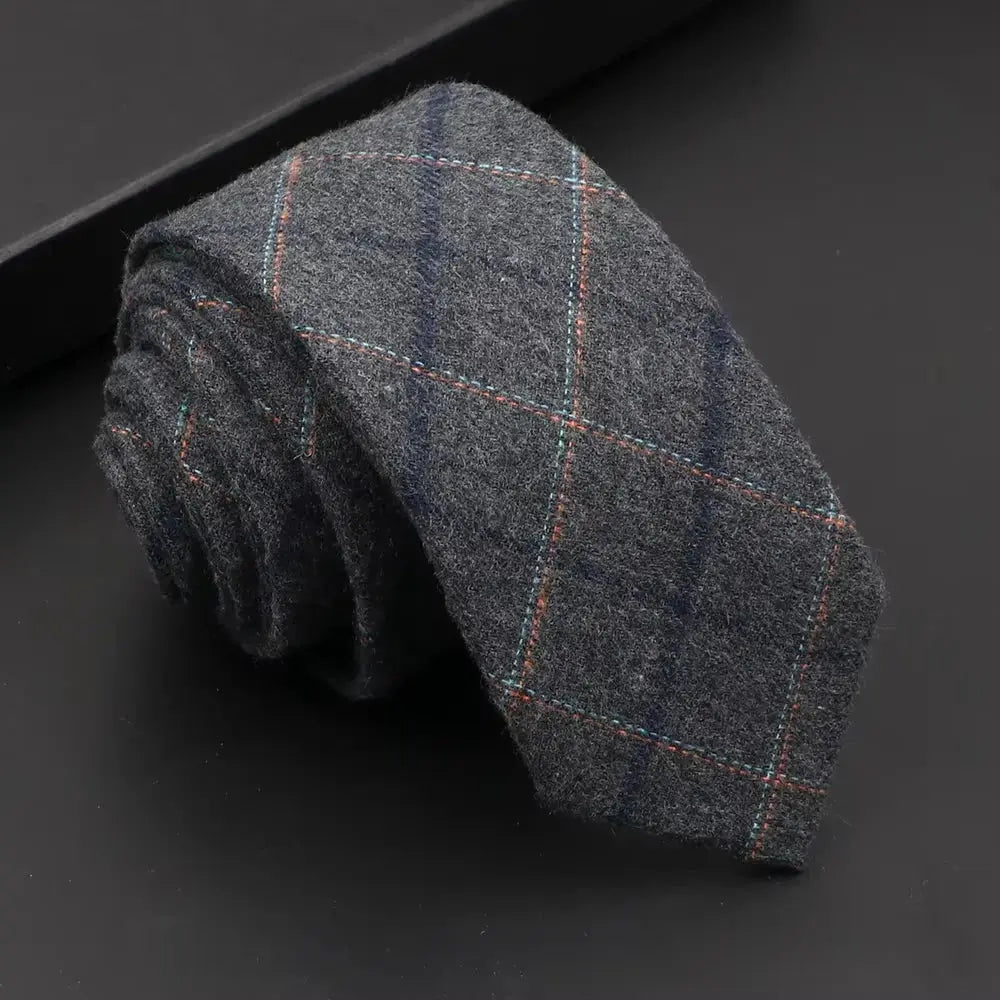 Streamlined Black Tie