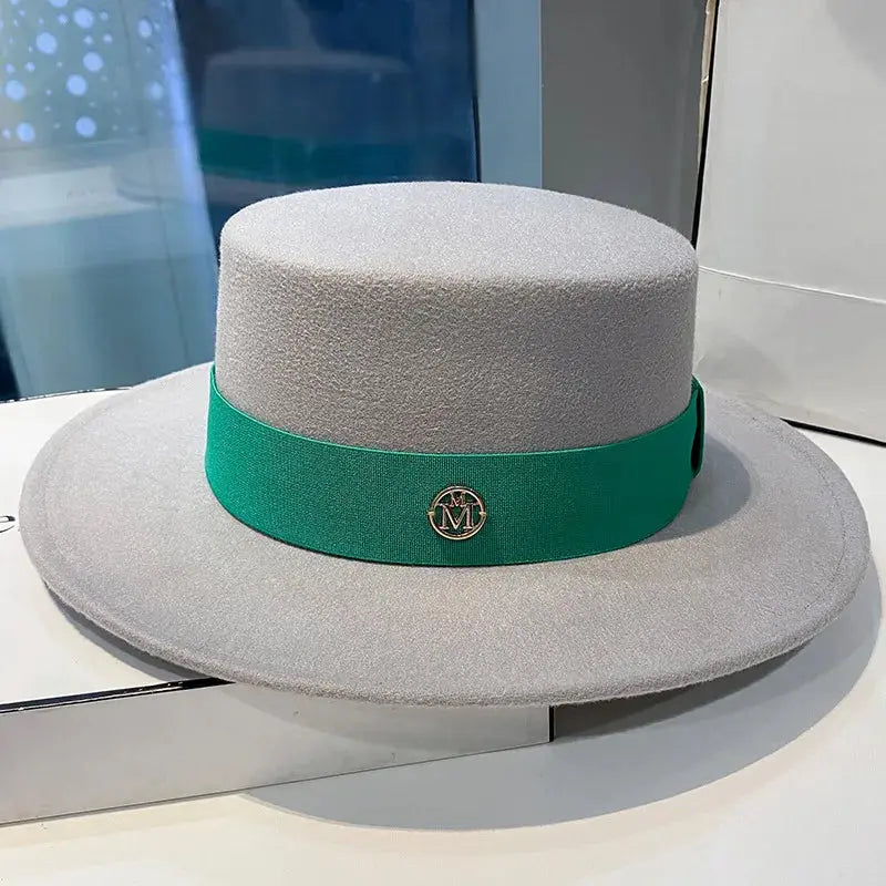 Chic Silhouette Fedora: Transform Your Presence