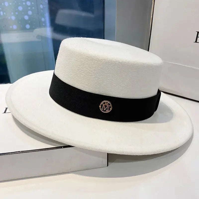 Chic Silhouette Fedora: Transform Your Presence