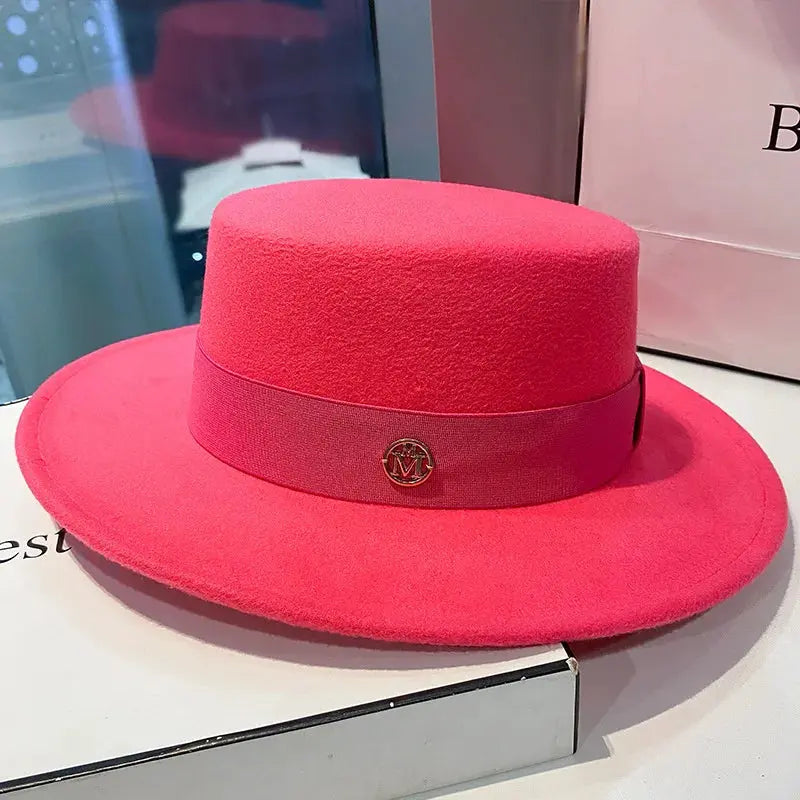 Chic Silhouette Fedora: Transform Your Presence