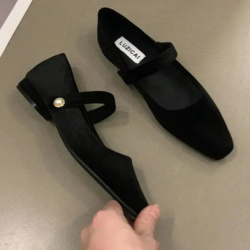 Captivate the Room: Ballet Flats with a Bold Twist