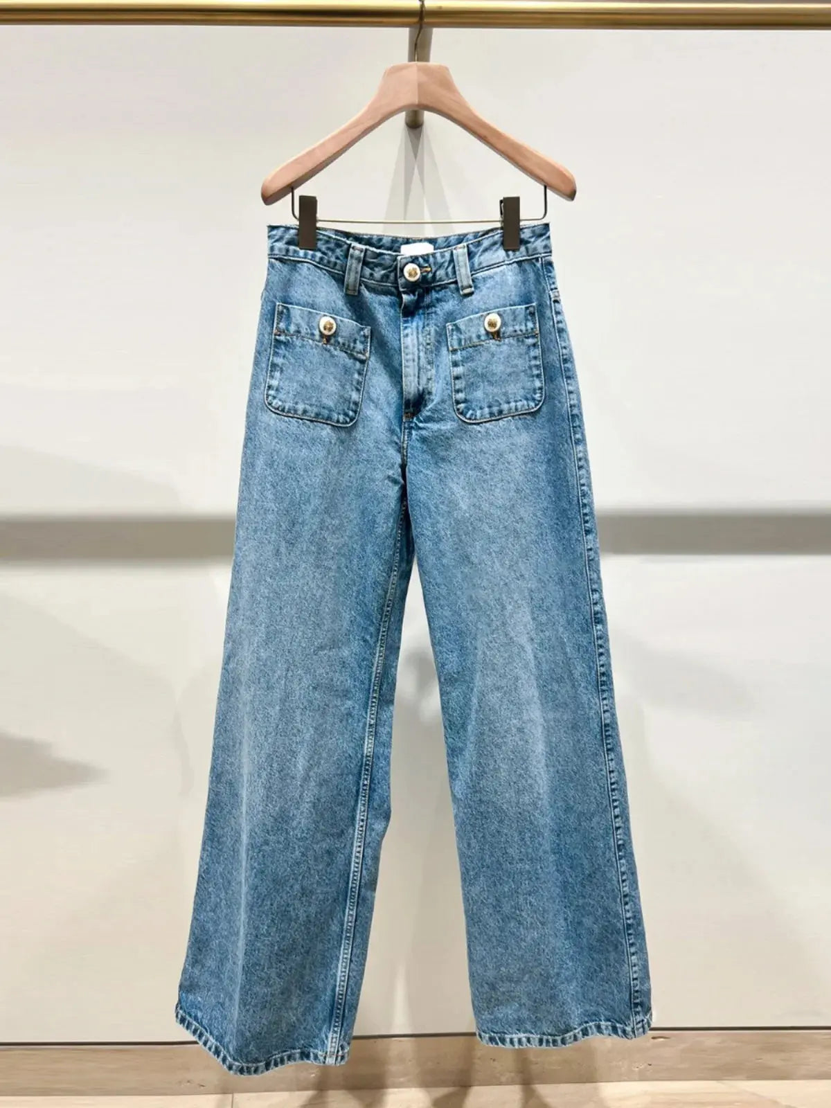 Breeze Through Your Day: Effortless Chic Jeans