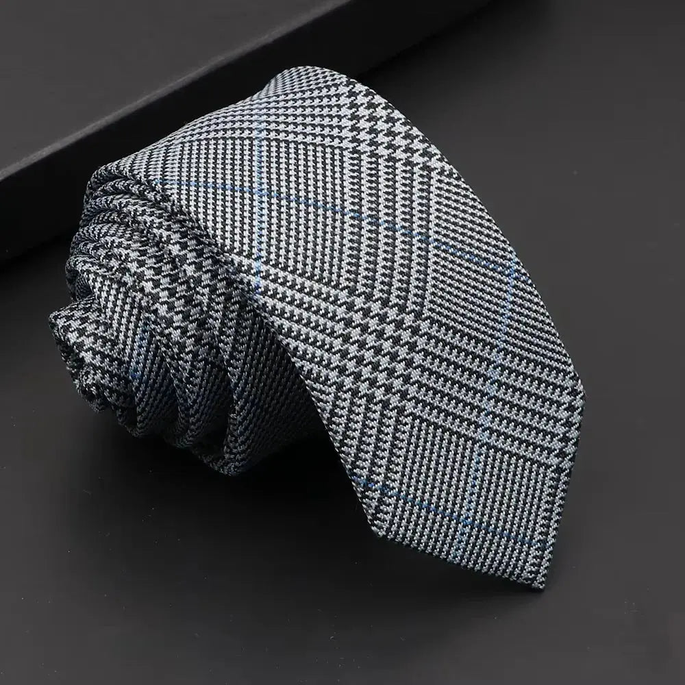 Streamlined Black Tie