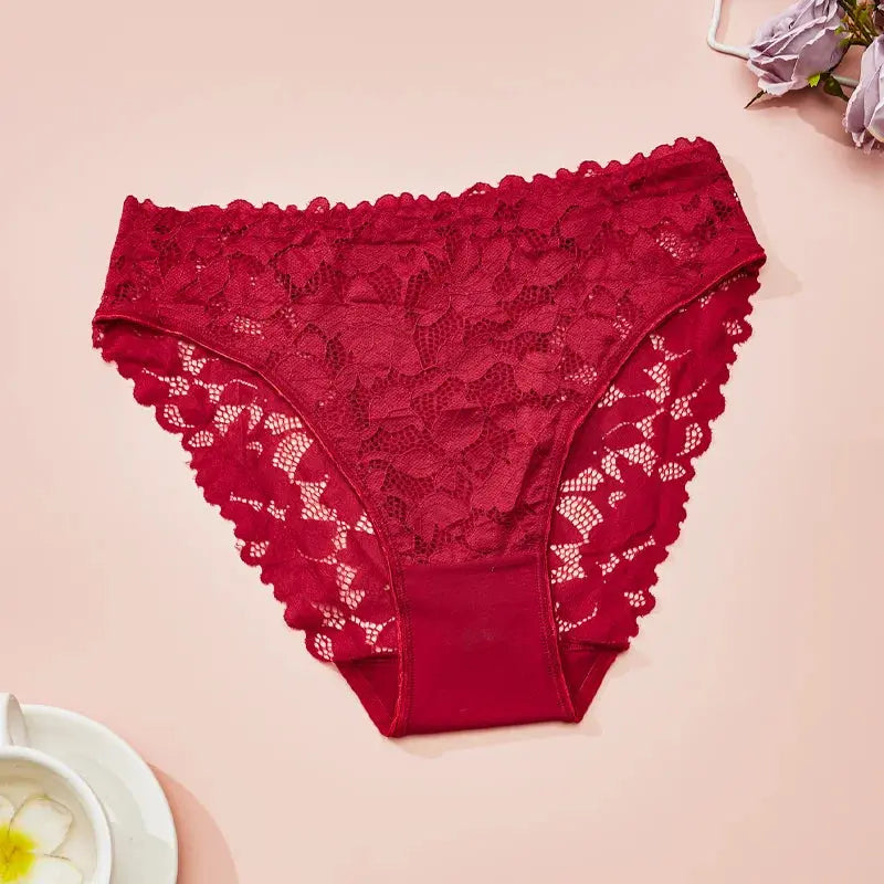 High-Waist Lace Briefs: Feel Confident & Comfortable